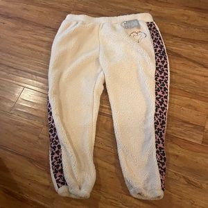 Mickey Mouse Disney ￼ Sherpa Jogger Pants 1X Women Pockets New Inseam 30”.